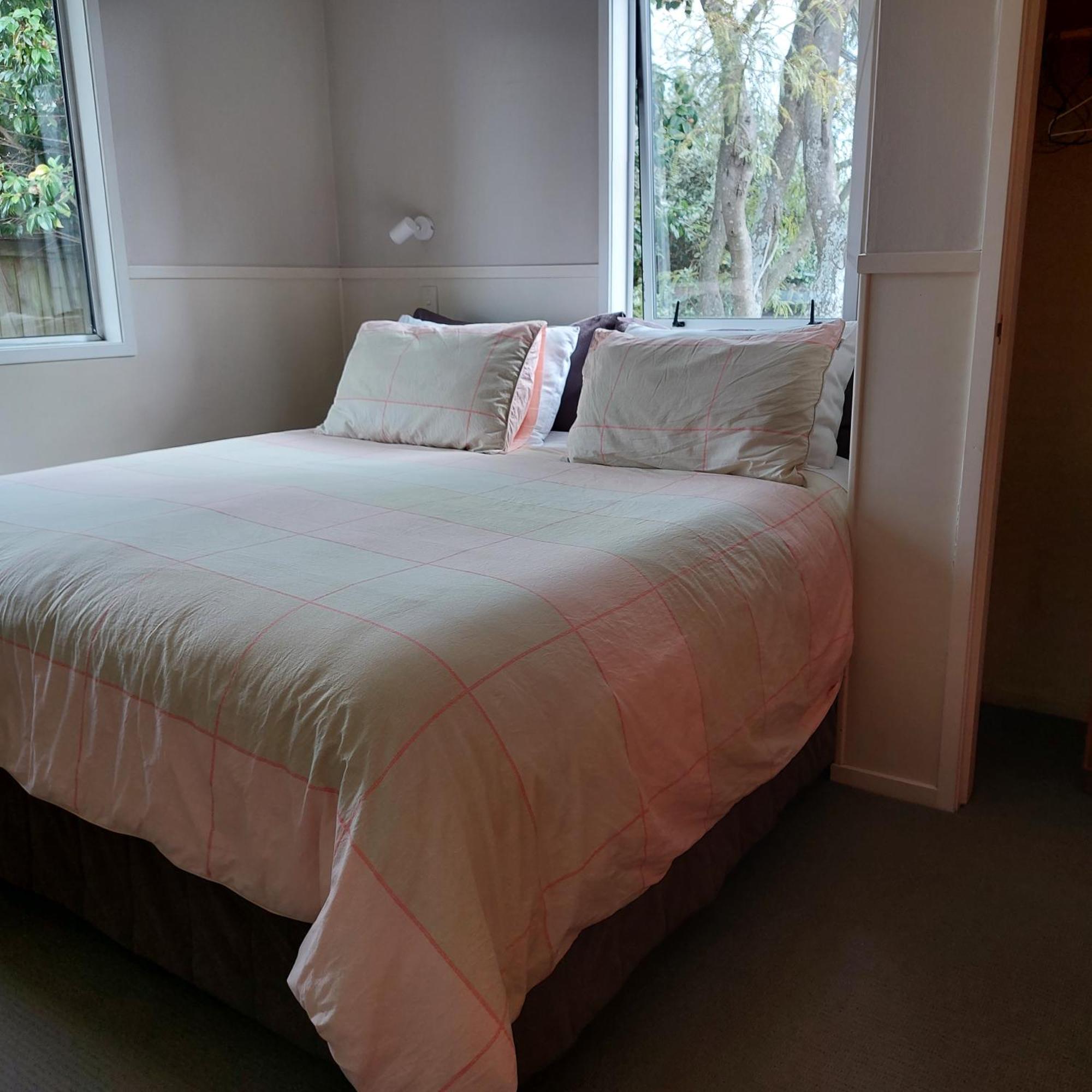 Bed And Breakfast Happy Home Taupo Accommodation Exteriér fotografie